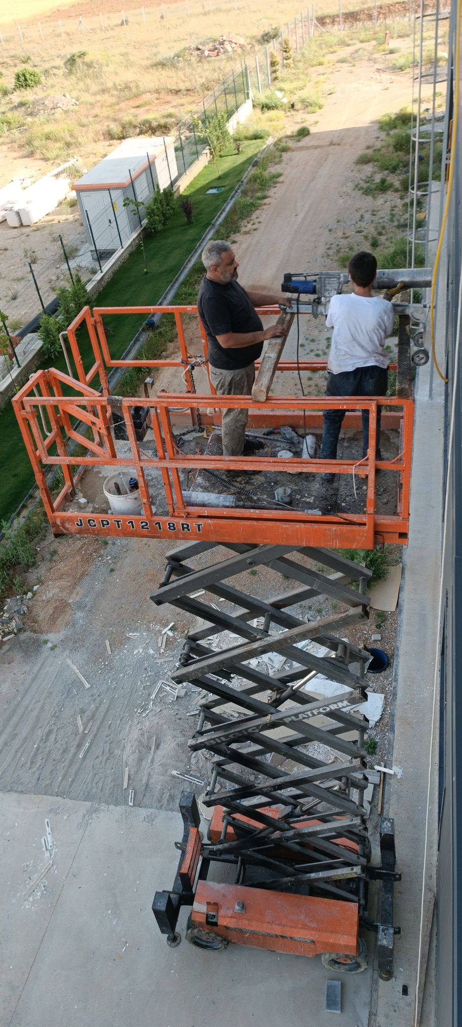 Karot makinesi ile beton delme